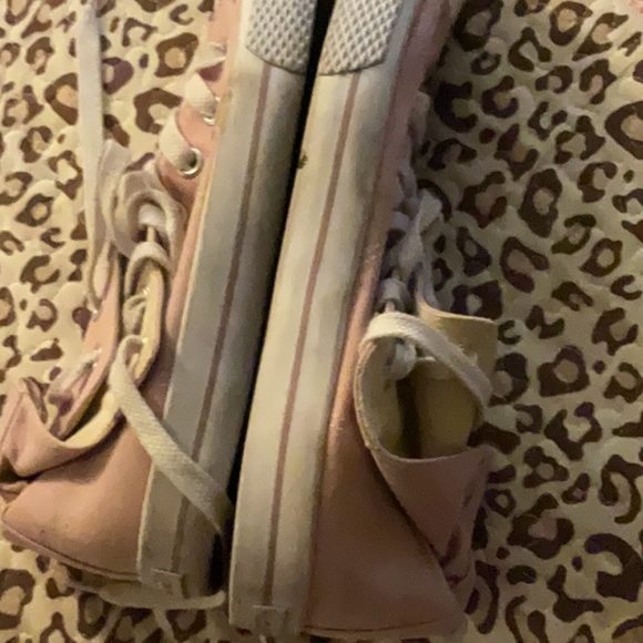 Air Walk Sneakers - Picture 4 of 11